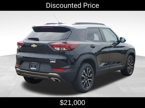 Certified 2022 Chevrolet TrailBlazer ACTIV w/ Technology Package AWD/4WD image 3