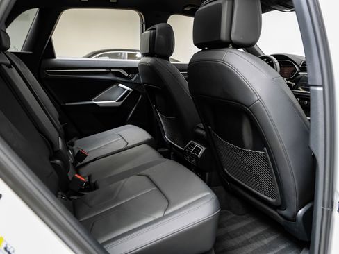 Used 2024 Audi Q3 2.0T Premium w/ Convenience Package image 38