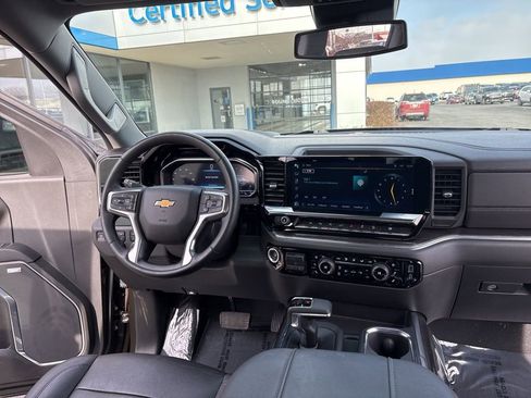 Used 2023 Chevrolet Silverado 1500 LTZ image 40