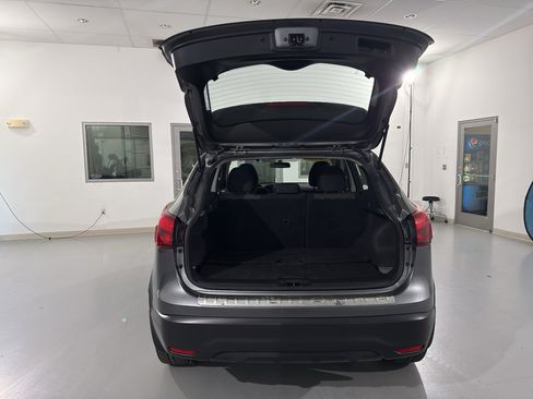 Used 2018 Nissan Rogue Sport SV image 10