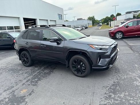 Certified 2025 Toyota RAV4 XSE w/ Advanced Technology Package AWD/4WD image 3