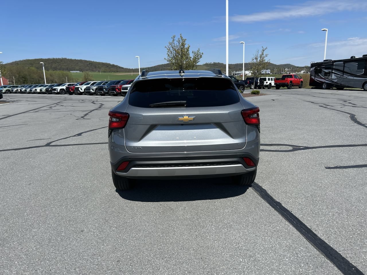 New 2026 Chevrolet Trax LT w/ Sunroof Package FWD image 6