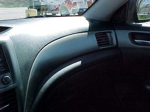 Used 2010 Subaru Impreza 2.5i Premium image 26