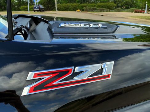 Used 2024 Chevrolet Silverado 2500 LT w/ Texas Edition image 11