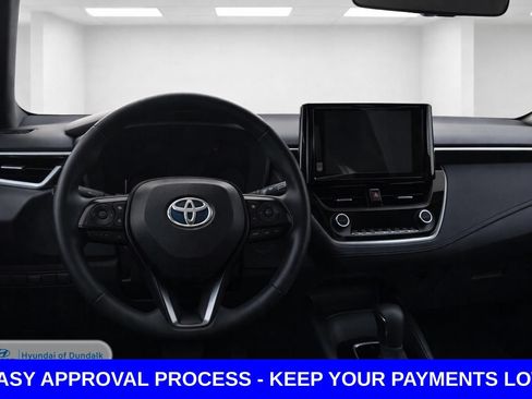 Used 2025 Toyota Corolla LE FWD image 11