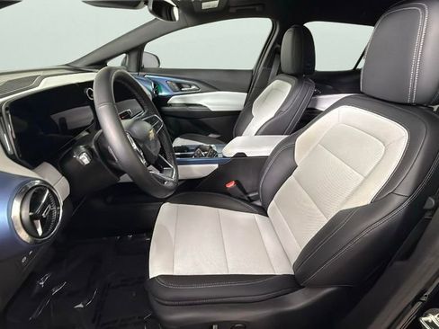 Used 2025 Chevrolet Equinox EV LT image 17