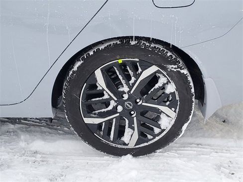 New 2025 Nissan Versa SR w/ Trunk Package image 28