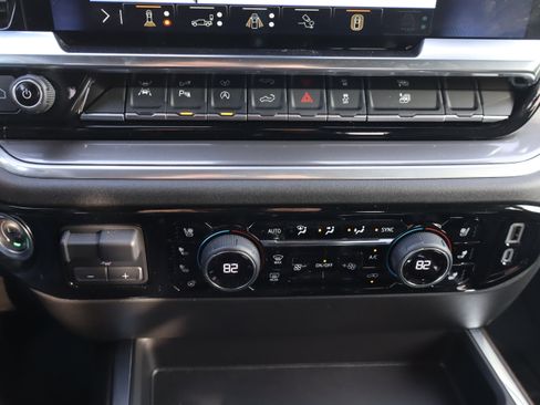 Certified 2025 Chevrolet Silverado 1500 High Country image 31