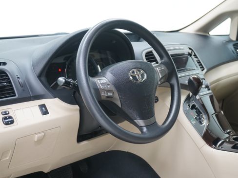 Used 2011 Toyota Venza FWD image 10