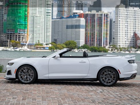 Used 2022 Chevrolet Camaro ZL1 RWD image 8