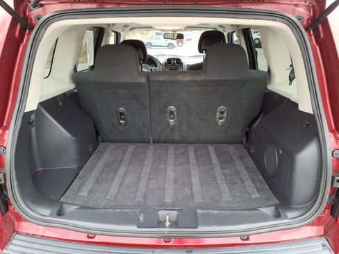 Used 2015 Jeep Patriot Latitude w/ Sun/Sound Group image 20