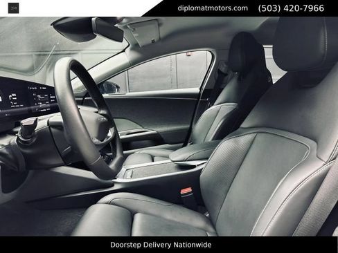 Used 2025 Lucid Air Pure RWD image 18