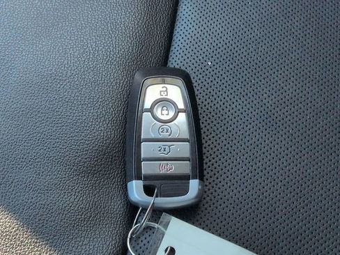 Used 2022 Ford Explorer Limited w/ Equipment Group 301A image 28