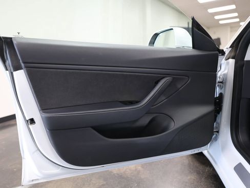 Used 2018 Tesla Model 3 Mid Range image 20