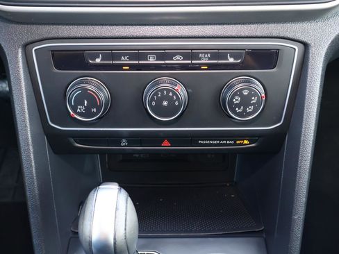 Used 2023 Volkswagen Atlas SE image 24