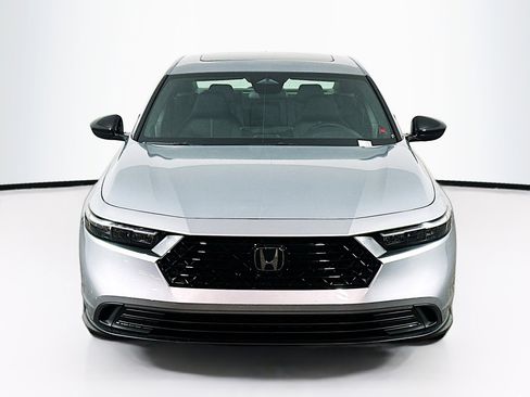 Used 2025 Honda Accord Sport image 2