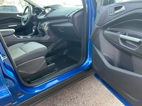 Used 2017 Ford Escape SE w/ Equipment Group 201A image 21