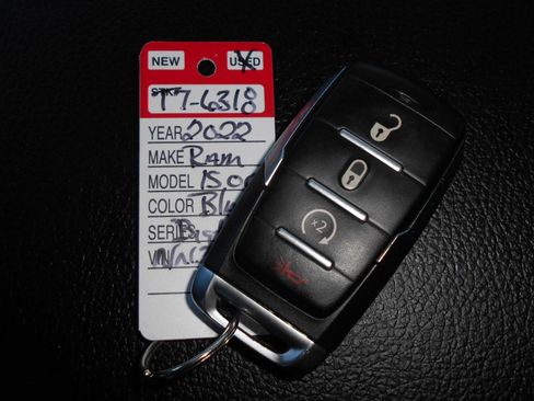 Used 2022 RAM 1500 Big Horn AWD/4WD image 9