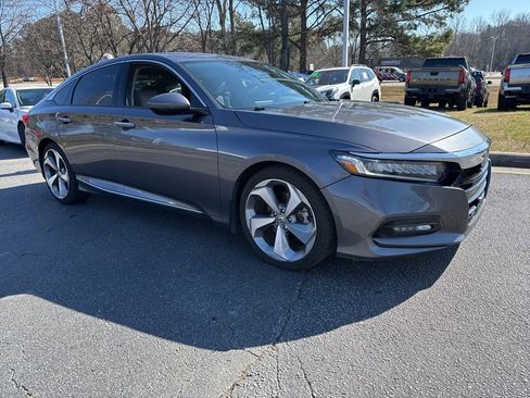 Used 2018 Honda Accord Touring image 7