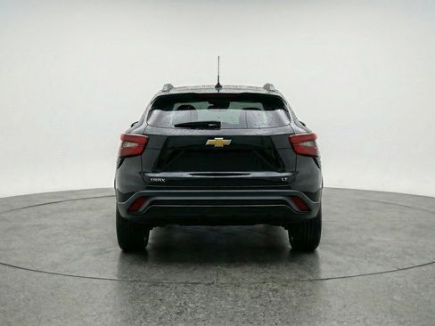 Used 2025 Chevrolet Trax LT image 7