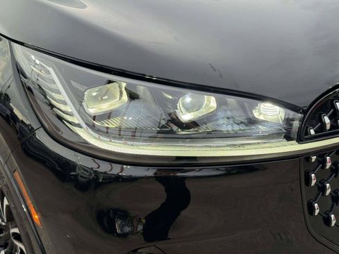 Used 2025 Lincoln Aviator Black Label AWD/4WD image 12