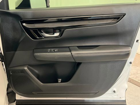 Used 2025 Honda CR-V EX-L image 24