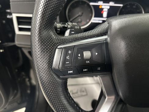 Used 2024 Mitsubishi Outlander AWD image 17