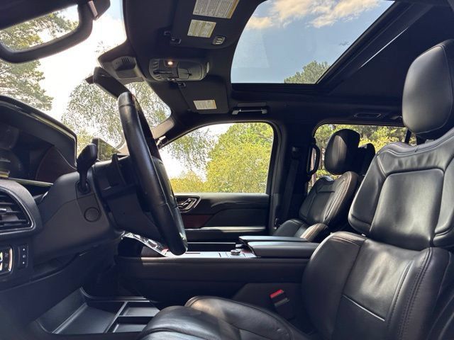 Certified 2023 Lincoln Navigator Reserve AWD/4WD image 21