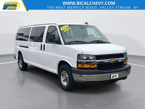 Used 2024 Chevrolet Express 3500 LT w/ LT Preferred Equipment Group RWD image 1