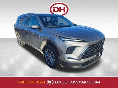 Used 2025 Buick Enclave Preferred image 1