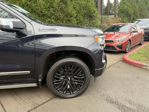 Used 2022 Chevrolet Silverado 1500 High Country w/ High Country Premium Package image 20
