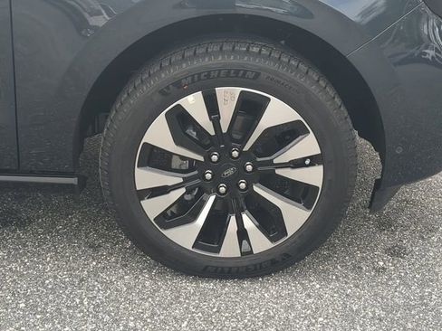 New 2025 Ford Expedition Max Platinum w/ Driver's Package image 27