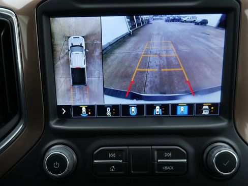 Used 2023 Chevrolet Silverado 2500 High Country w/ Technology Package image 18