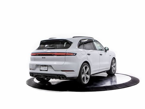 New 2026 Porsche Cayenne Turbo image 7