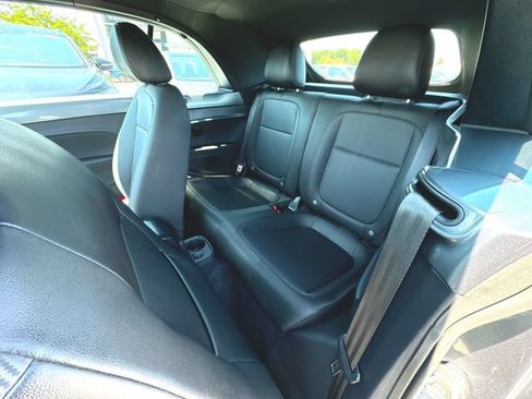Used 2019 Volkswagen Beetle 2.0T SE FWD image 25