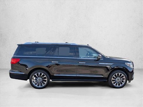 Used 2018 Lincoln Navigator L Select AWD/4WD image 4