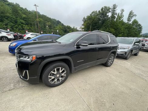 Used 2024 GMC Terrain SLT AWD/4WD image 11