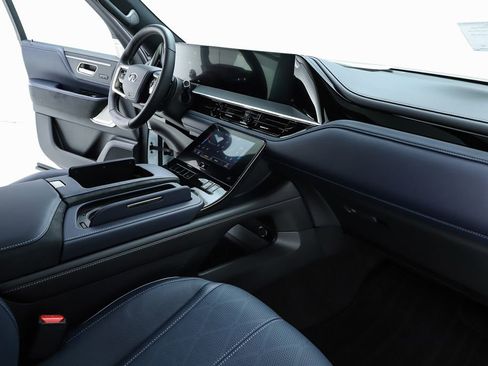 New 2026 INFINITI QX80 4WD image 34