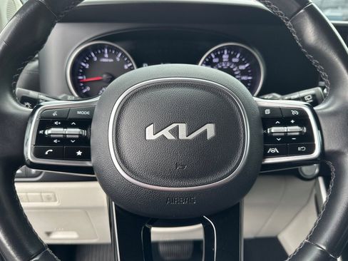 Certified 2023 Kia Carnival LX image 26