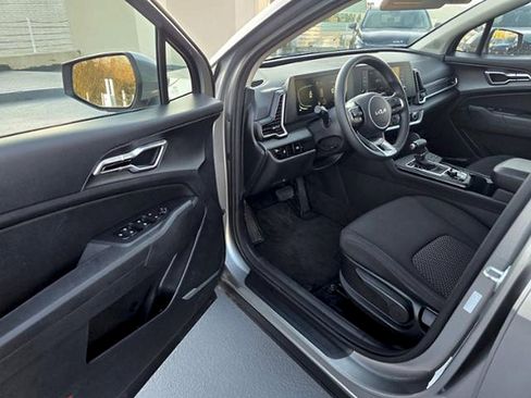 Used 2024 Kia Sportage LX image 20