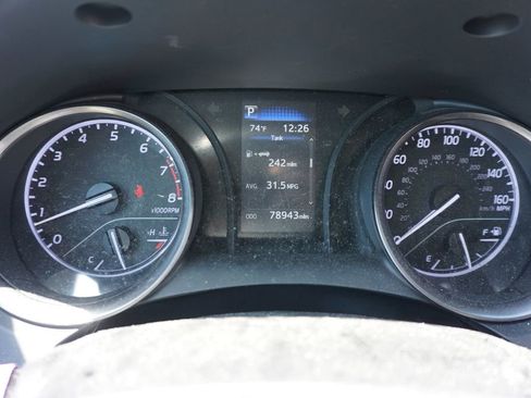 Used 2022 Toyota Camry SE FWD image 7