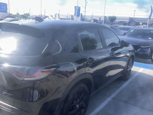 Used 2024 Honda HR-V Sport image 12