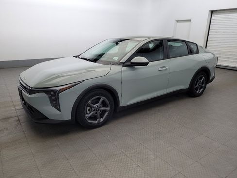 Used 2025 Kia K4 FWD image 2