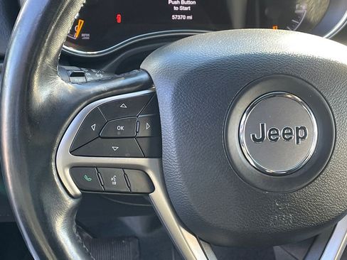 Used 2020 Jeep Grand Cherokee Altitude image 28