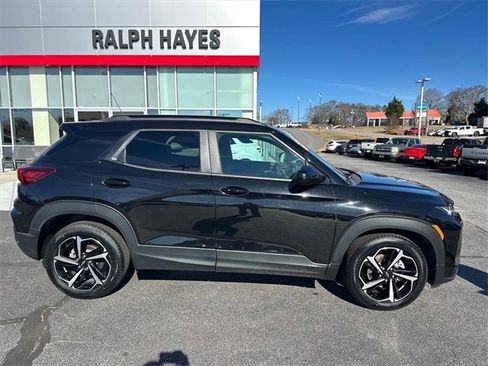 Used 2021 Chevrolet TrailBlazer RS image 2
