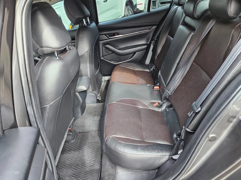 Used 2020 MAZDA MAZDA3 Sedan w/ Premium Package FWD image 12