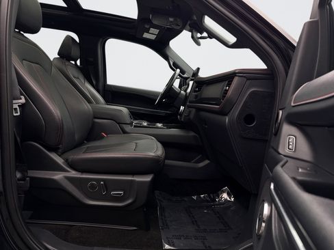 Used 2022 Ford Expedition Max Limited image 19