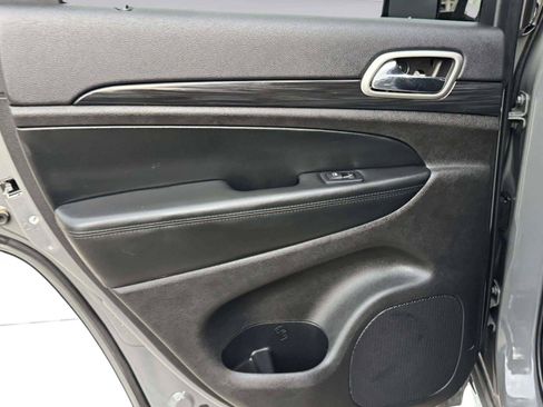 Used 2020 Jeep Grand Cherokee Altitude AWD/4WD image 35