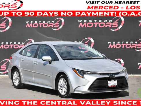Used 2025 Toyota Corolla LE w/ LE Premium Package FWD image 1