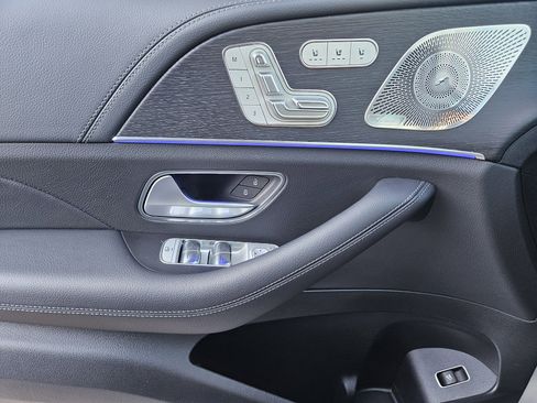 Used 2025 Mercedes-Benz GLS 450 4MATIC image 23